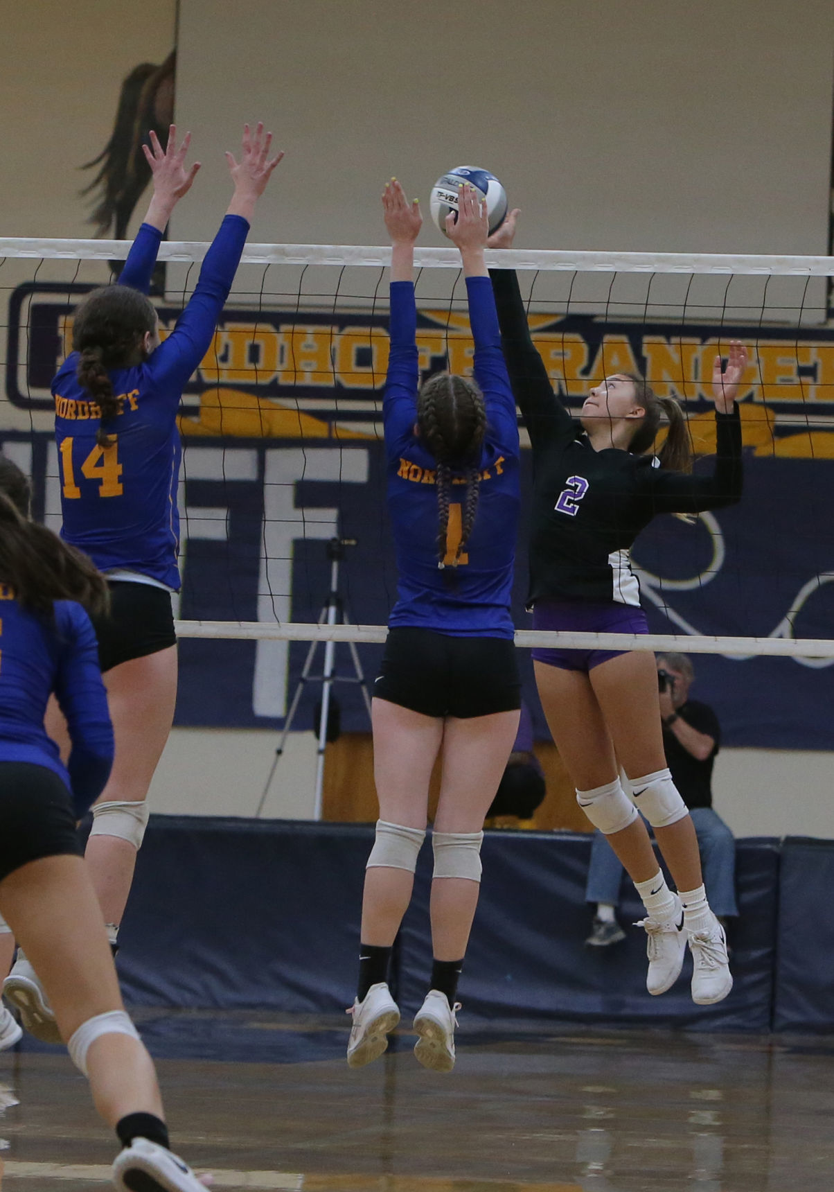 CIF volleyball Righetti at Nordhoff 04.JPG